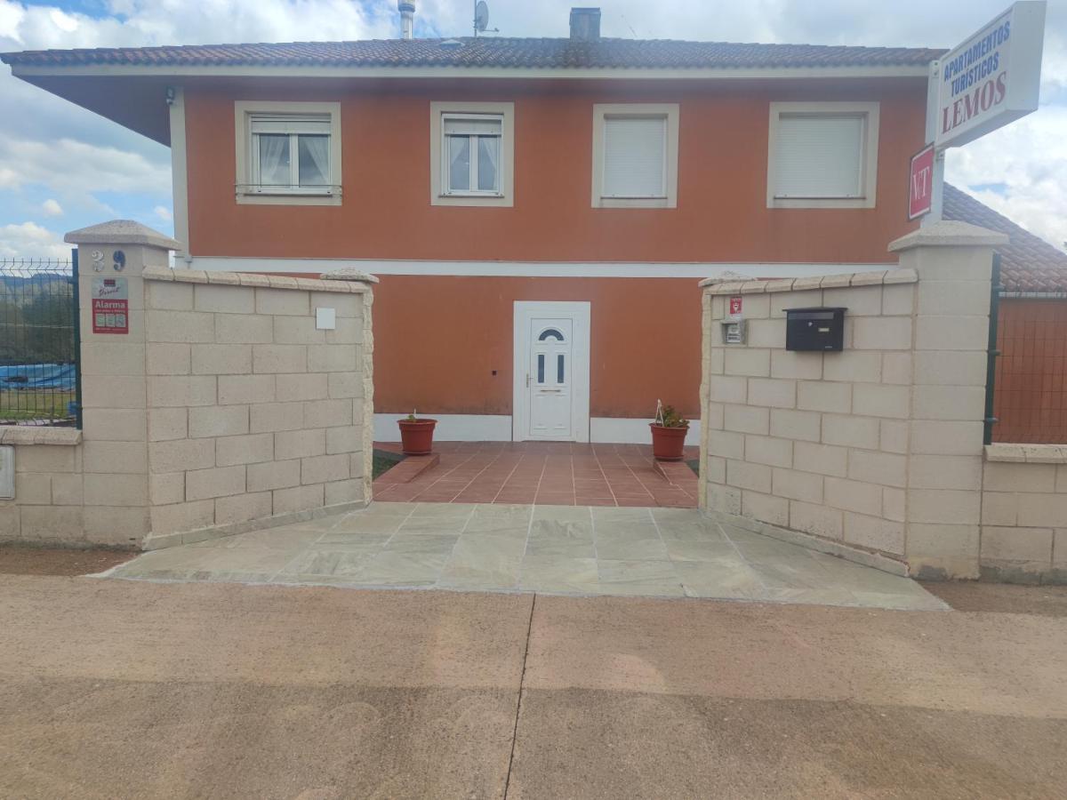 Apartamentos Turisticos Lemos O Pedrouzo Luaran gambar