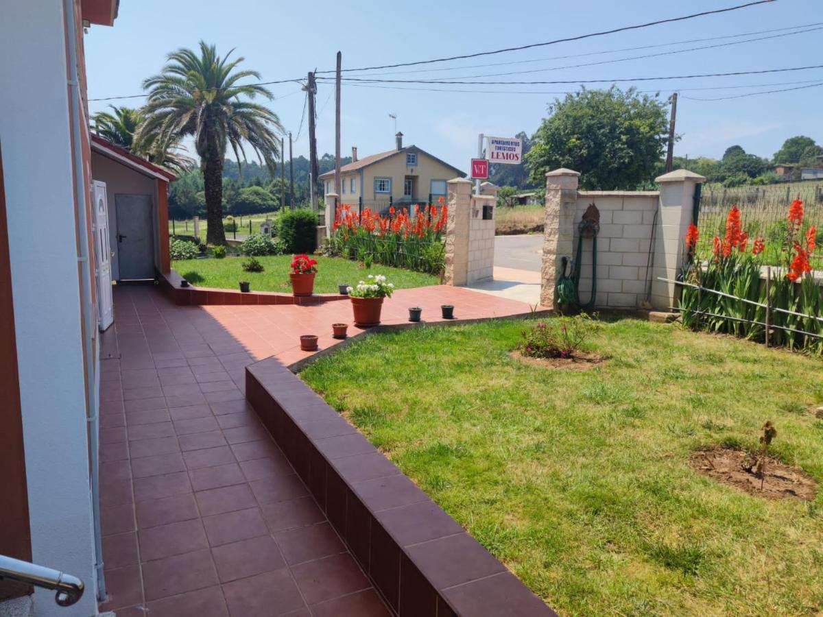 Apartamentos Turisticos Lemos O Pedrouzo Luaran gambar